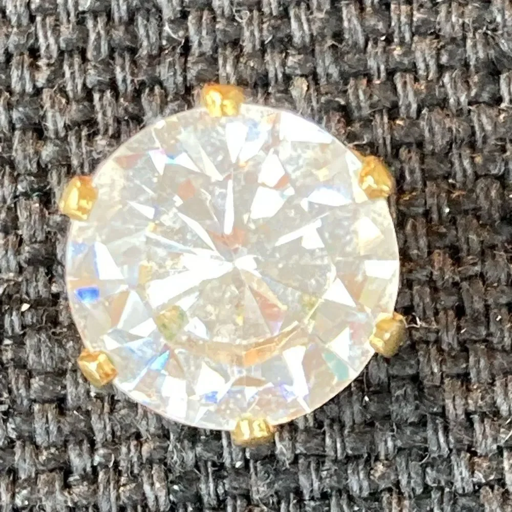 Vintage Cubic Zirconia 1/3 inch stone gold tone prong setting pierced earrings